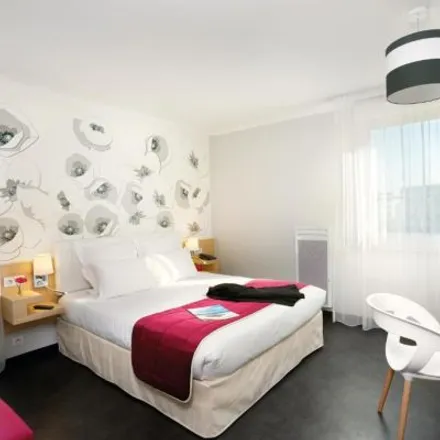 Rent this studio apartment on 17 rue Marie Marvingt in 51100 Reims, France