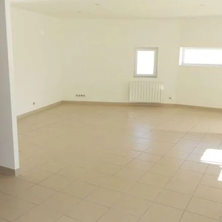 Rent this 4 bed apartment on 51 Lices Georges Pompidou in 81000 Albi, France