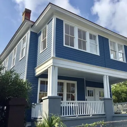 Buy this 1studio house on America Street in Charleston, SC 29424