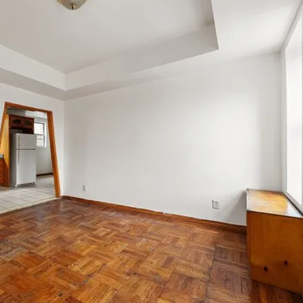 Image 6 - 1831 Billingsley Terrace, New York, NY 10453, USA - House for sale