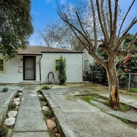 Buy this 2 bed house on 1571 Vermont Avenue in West Sacramento, CA 95691