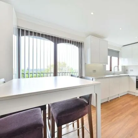 Rent this 4 bed apartment on Dollis Hill Lane in London, NW2 6EX