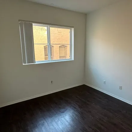 Rent this 2 bed apartment on Park Catalina Apartment Building in 690 South Catalina Street, Los Angeles