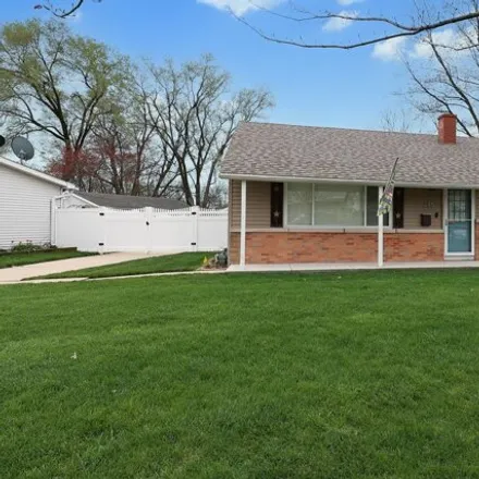 Buy this 3 bed house on 291 Robinson Drive in Morris, IL 60450