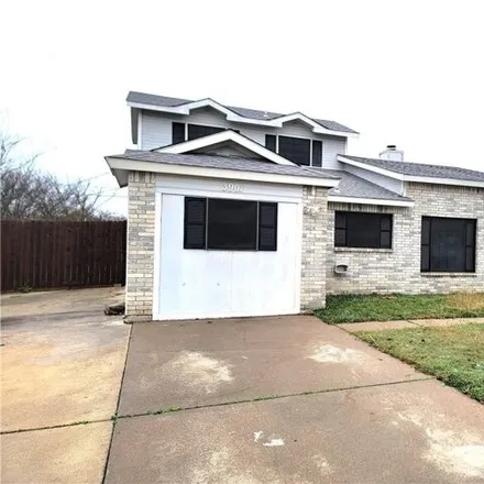 Rent this 3 bed house on 3929 Pickwick Lane in Killeen, TX 76543