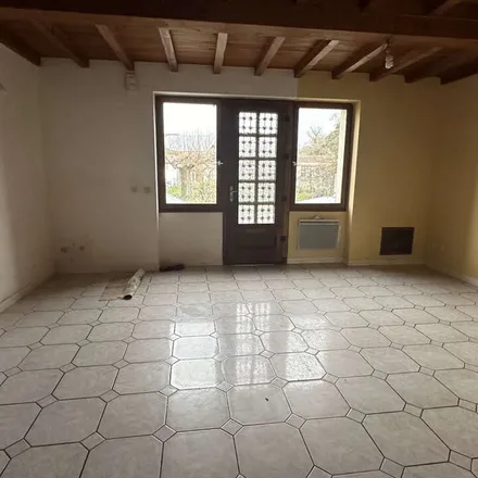 Rent this 3 bed apartment on 49 Route du Pech in 47320 Clairac, France
