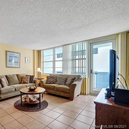 Image 2 - Hollywood, FL - Condo for rent