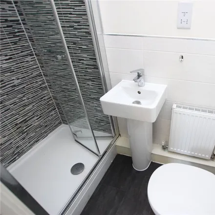 Image 6 - Holly Acre, Dunstable, LU5 4UH, United Kingdom - Apartment for rent