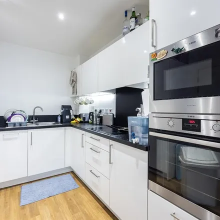 Image 5 - Meadow Court, 14 Booth Road, London, E16 2FW, United Kingdom - Apartment for rent