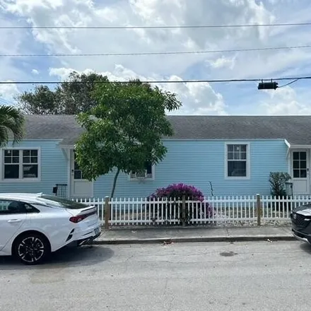 Buy this 4 bed house on North Grade Elementary School in 9th Avenue North, Lake Worth Beach