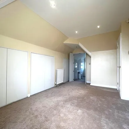 Rent this 4 bed apartment on The Chase in Bridle Road, London