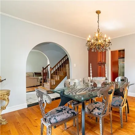 Image 7 - 1787 Tenbroeck Avenue, New York, NY 10461, USA - House for sale