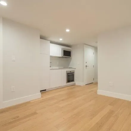 Rent this 1 bed apartment on 31 South St