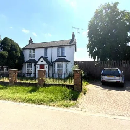 Buy this 4 bed house on Toddington Road in Luton, LU4 9DY