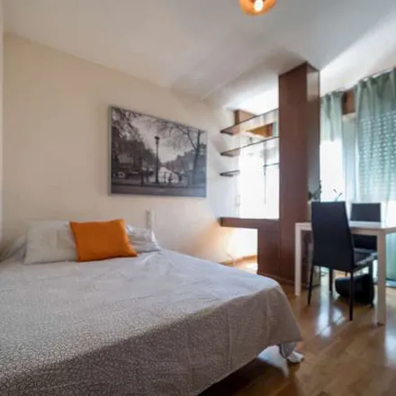 Rent this 4 bed apartment on Campanar in Avinguda de Pius XII, 16015 Valencia