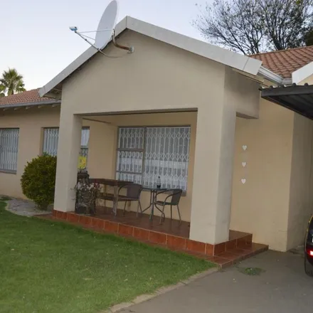 Image 9 - Sybrand van Niekerk Freeway, Albertsdal, Gauteng, 1454, South Africa - Apartment for rent