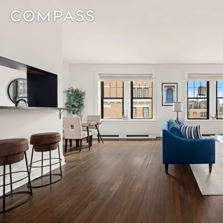 Image 3 - 106 East 61st Street, New York, NY 10065, USA - Condo for sale