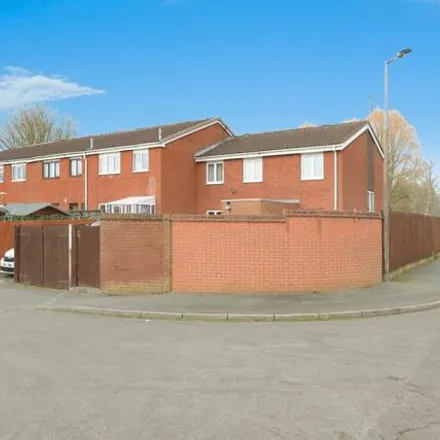 Image 2 - Catisfield Crescent, Wolverhampton, WV8 1XG, United Kingdom - House for sale