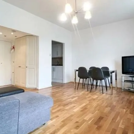 Rent this 1 bed apartment on Avenfield House in 118-127 Park Lane, London