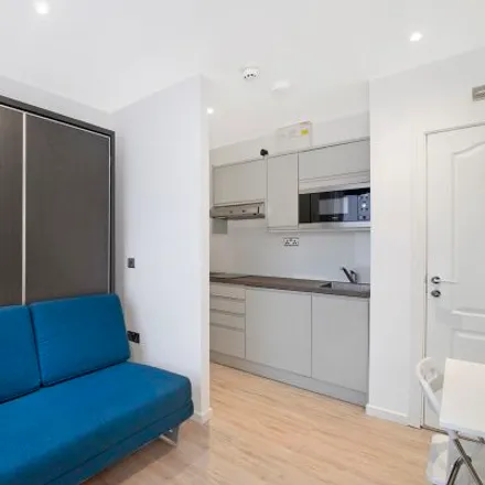 Image 5 - 13 Queensborough Terrace, London, W2 3SG, United Kingdom - Apartment for rent