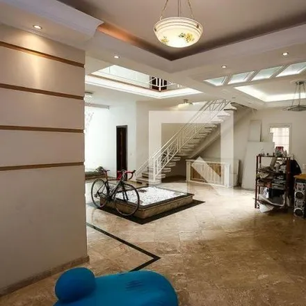 Rent this 4 bed house on Rua Avelino Nogueira do Prado in Jardim Monte Alegre, Taboão da Serra - SP