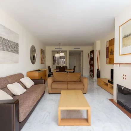 Image 2 - Avenida Pablo Ruiz Picasso, 29670 Marbella, Spain - Apartment for rent