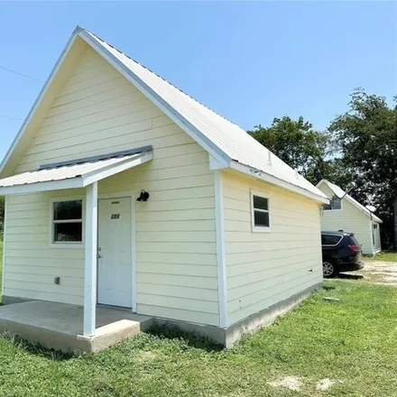 Rent this 2 bed house on 427 Fathree Street in Stockdale, Wilson County