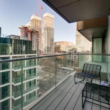 Image 4 - Ostro Tower, 31 Harbour Way, Canary Wharf, London, E14 9PD, United Kingdom - Room for rent