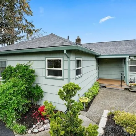 Buy this 3 bed house on 6711 Southwest Taylors Ferry Road in Tigard, OR 97223