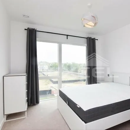 Image 6 - Queenscroft House, Thonrey Close, London, NW9 4EE, United Kingdom - Room for rent