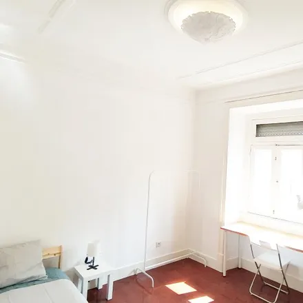 Rent this 3 bed room on Go Natural in Rua Azedo Gneco 30, 1350-036 Lisbon