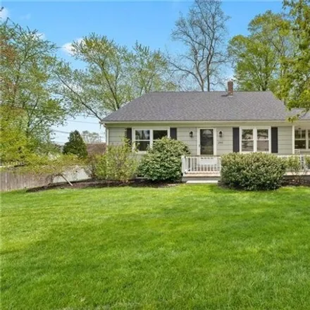 Buy this 4 bed house on 279 Old County Road in Smithfield, RI 02917