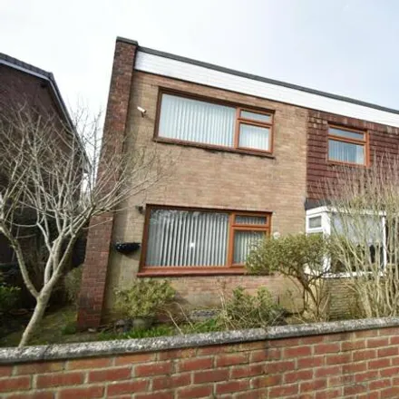 Buy this 3 bed duplex on Rotherwick Close in Havant, PO9 5PW