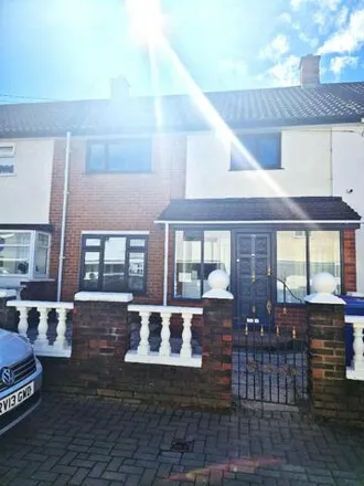 Rent this 4 bed townhouse on Bronte Youth & Community Centre in Trowbridge Street, Knowledge Quarter