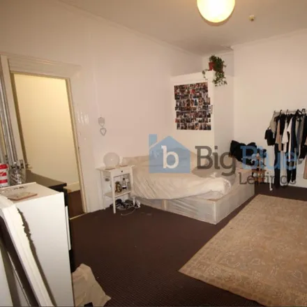 Rent this 3 bed apartment on Back Norwood Terrace in Leeds, LS6 1EB