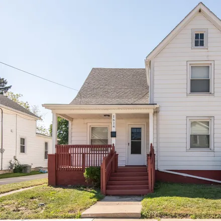 Buy this 4 bed house on 1614 Saint Clair Street in Racine, WI 53402