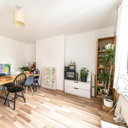 Rent this 3 bed apartment on 102 Newington Green Road in London, N1 4RG