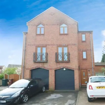 Buy this 3 bed townhouse on Laithe Croft in Dodworth, S75 3LZ