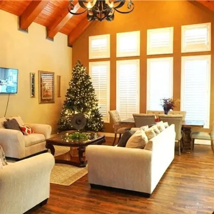 Image 6 - 2101 Sunrise Lane, Stonegate Colonia Number 2, Mission, TX 78574, USA - House for sale