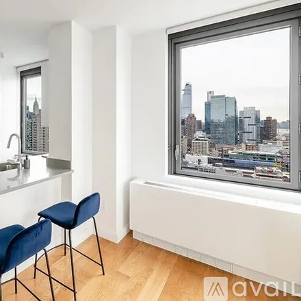 Rent this 3 bed apartment on 600 W 57th St