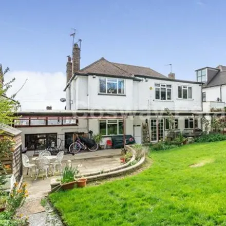 Image 2 - Wise Lane, London, NW7 2RE, United Kingdom - House for sale