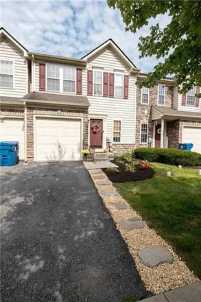 Image 2 - 115 Knollwood Drive, Williams Township, PA 18042, USA - Townhouse for sale