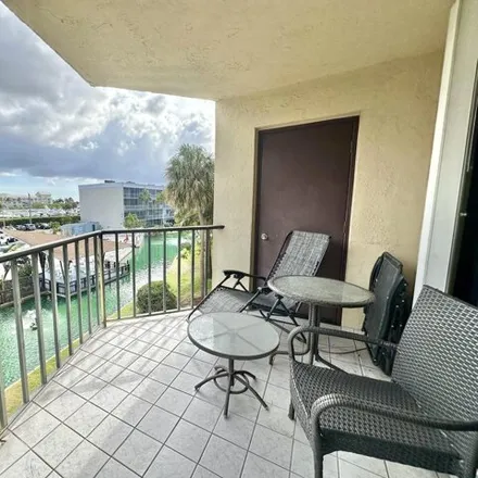 Rent this 2 bed condo on unnamed road in Lantana, FL 33462