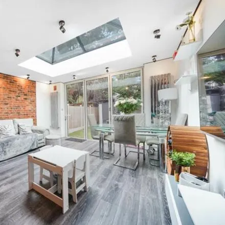 Image 1 - Tanner Street, London, IG11 8PA, United Kingdom - Townhouse for sale