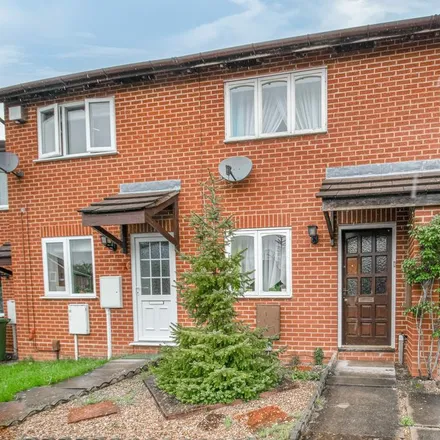 Rent this 2 bed townhouse on Foxcote Close in Redditch, B98 0PR