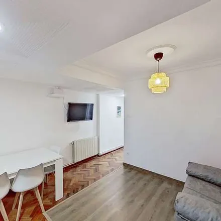 Rent this 4 bed apartment on Calle de Domingo Ram in 71, 50017 Zaragoza