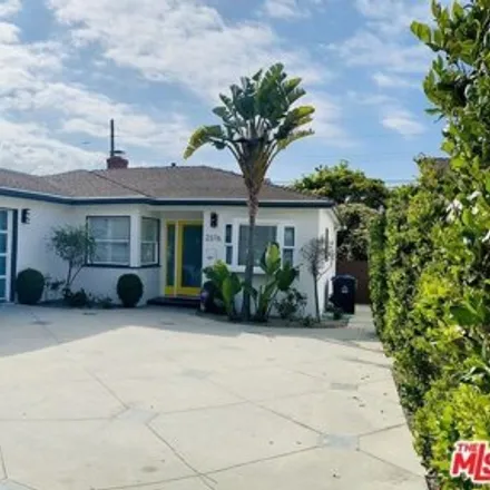 Buy this 3 bed house on Walgrove Avenue in Santa Monica, CA 90405