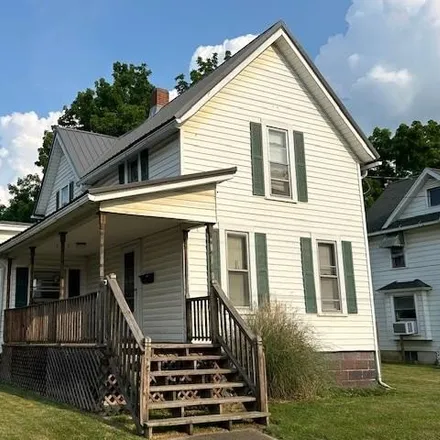 Buy this 3 bed house on 916 Oak St in Ashland, Ohio