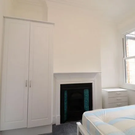 Rent this 5 bed apartment on Woodgrange Avenue in London, W5 3NN