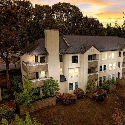 Buy this 1 bed condo on 29591 Mountain Oak Court in Halvern, Hayward